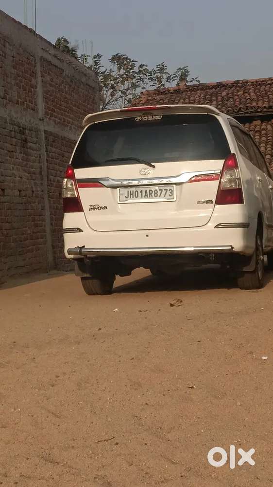 Toyota Innova Hycross 2012