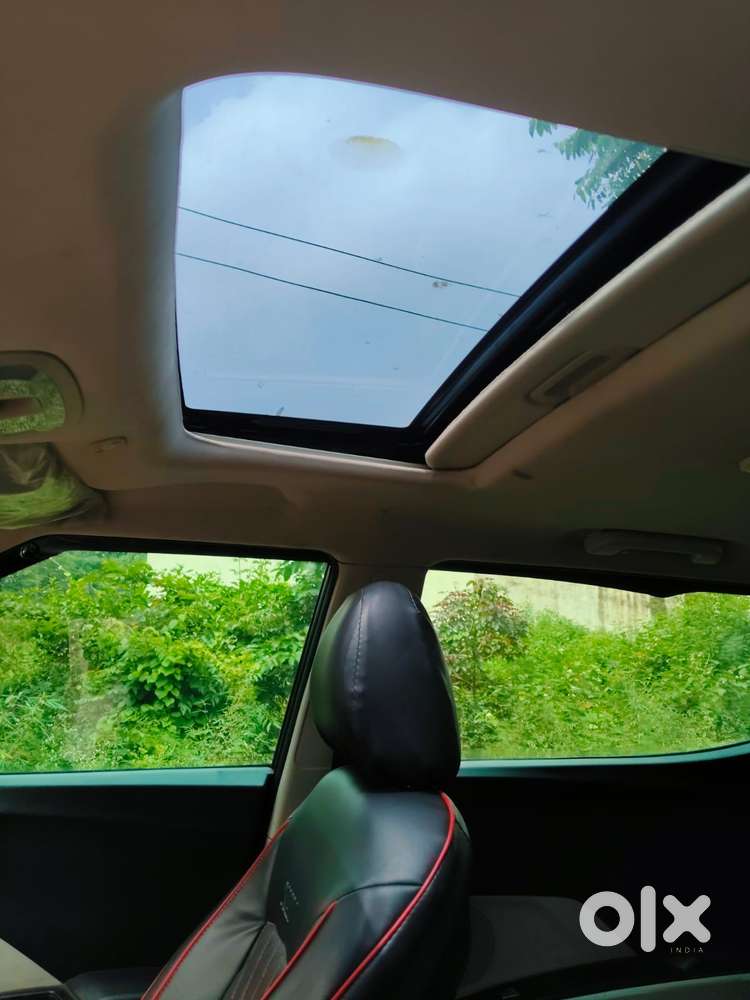 Mahindra Xuv300 W6, 2023, Cng & Hybrids