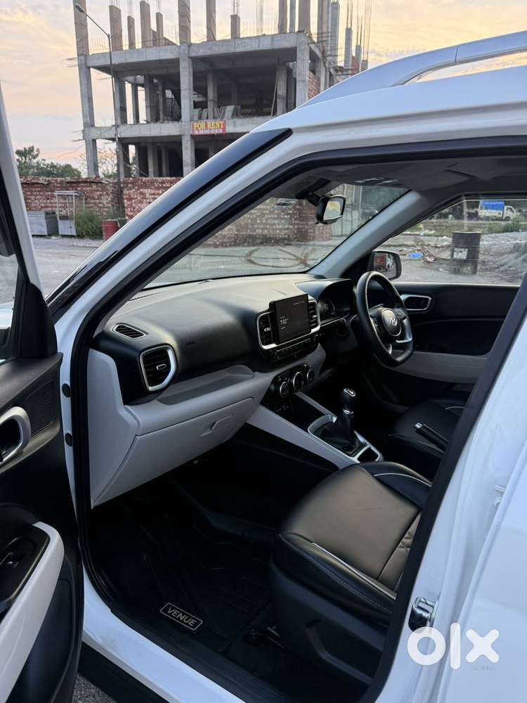 Hyundai New Venue Se, 2024, Petrol