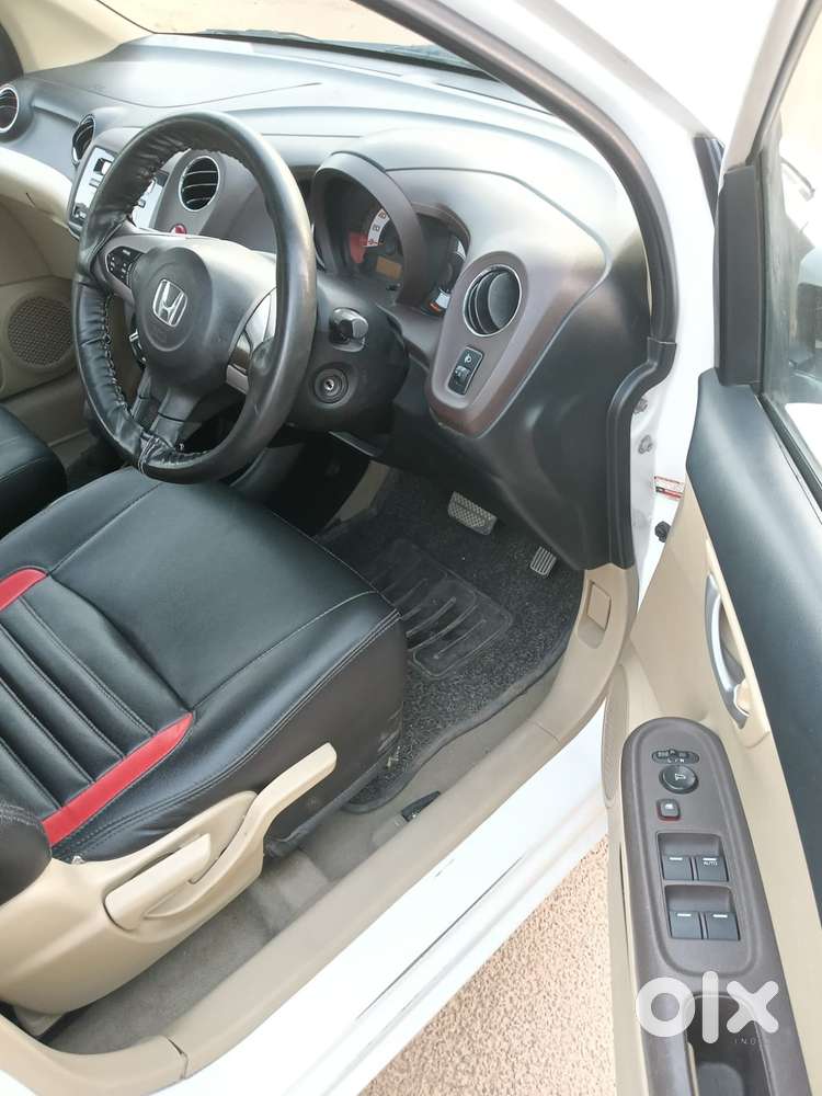 Honda Brio V Automatic, 2013, Petrol