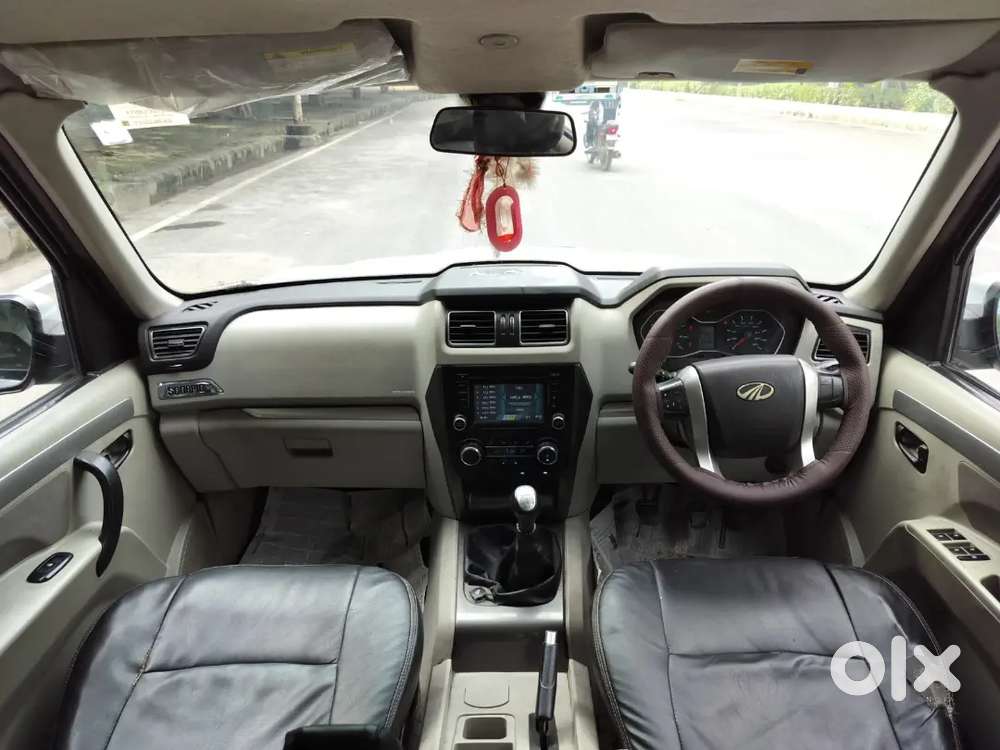 Mahindra Scorpio S10 2017