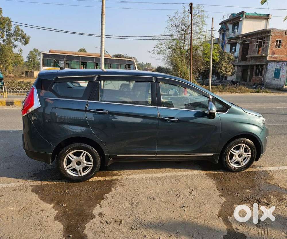 Mahindra Marazzo M6, 2018, Diesel