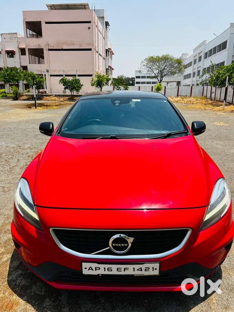 Volvo V40 2016 Diesel 105000 Km Driven