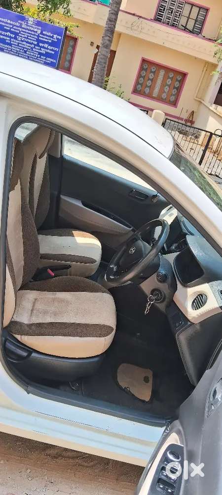 Ac,tv,reverse Camera ,power Windows, Power Stayring ,center Lock