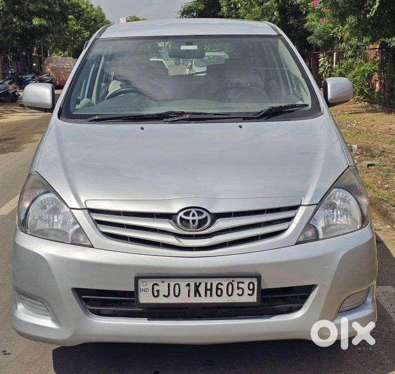 Toyota Innova 2.5 G (diesel) 8 Seater, 2010, Diesel