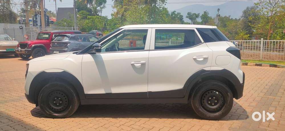 Mahindra Petrol Manual 2024 Car