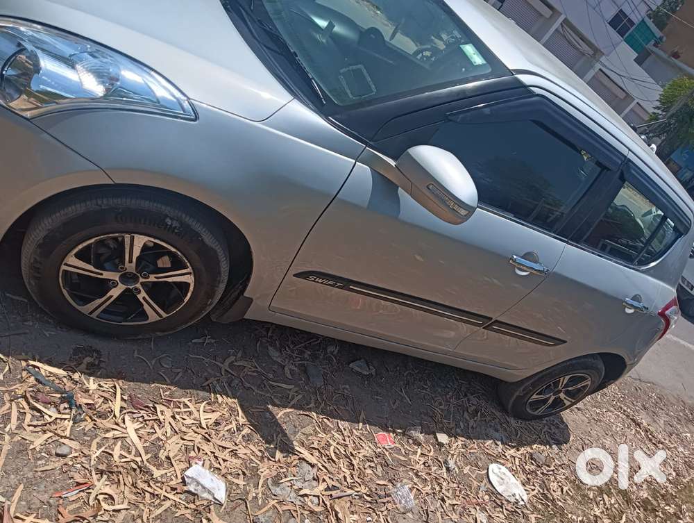 Maruti Suzuki Swift Vxi Abs Bsiv, 2013, Petrol