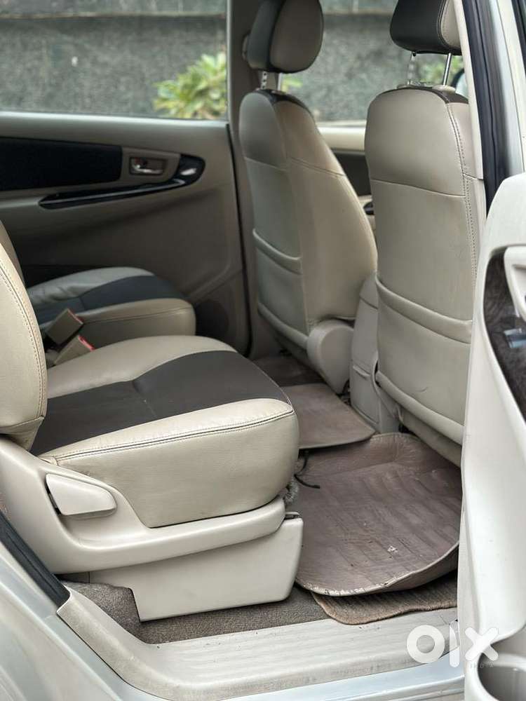 Toyota Innova 2.5 Zx 7 Str Bs-iv, 2015, Diesel