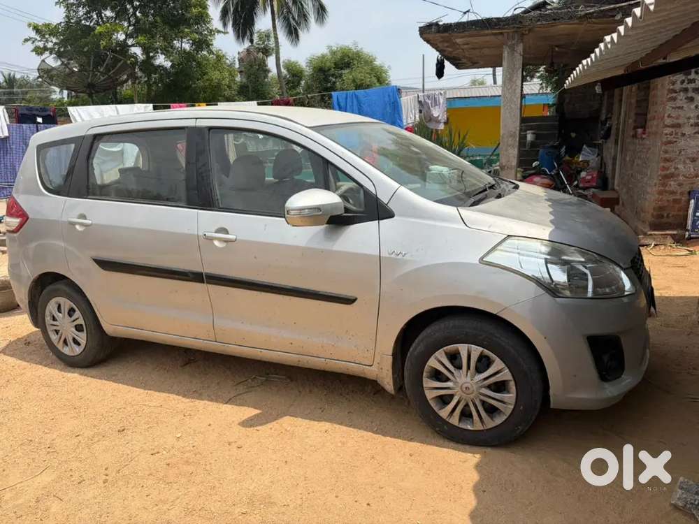 Maruti Suzuki Ertiga 2013 Petrol 122000 Km Driven