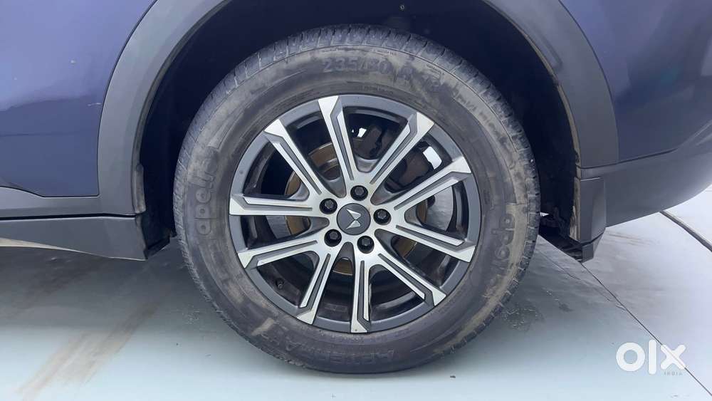 Mahindra Xuv700 2.0 Ax 7 Petrol At Str, 2022, Petrol