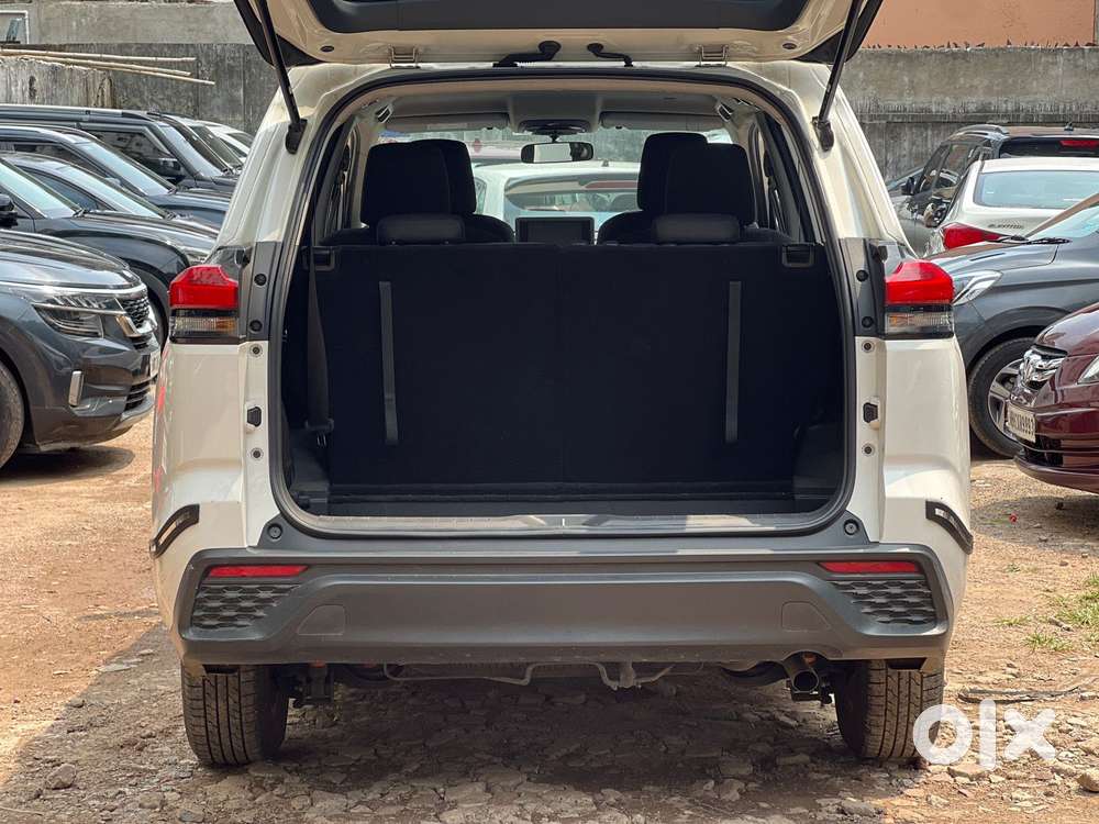 Toyota Innova Hycross 2.0 Gx 7 Str, 2025, Petrol