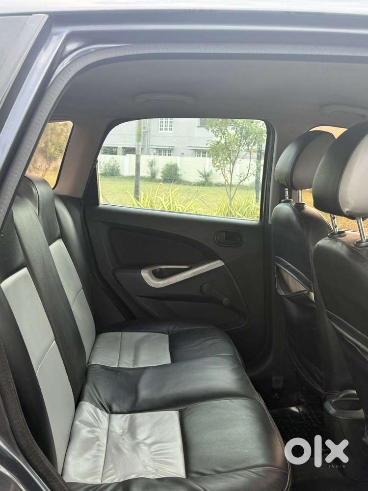 Ford Figo 1.2p Titanium Mt, 2010, Petrol