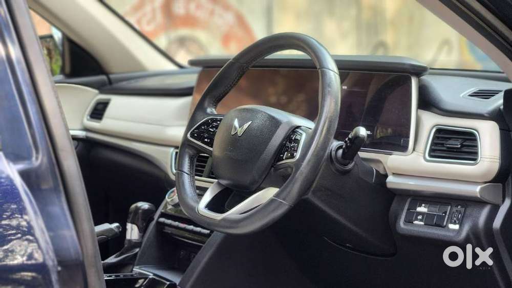 Mahindra Xuv700 2.0 Ax 7 Petrol At Str, 2021, Petrol