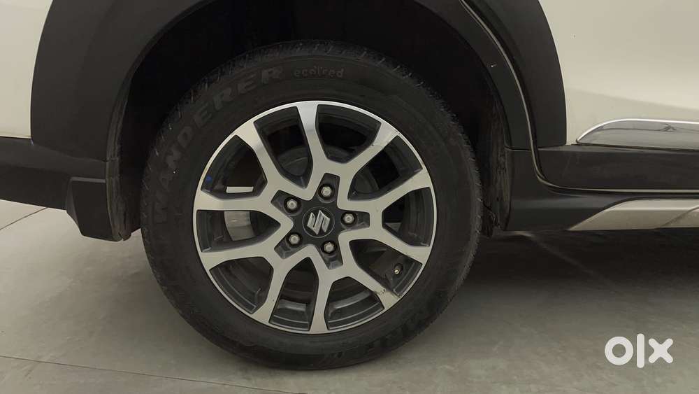 Maruti Suzuki Xl6 1.5 Alpha At, 2022, Petrol