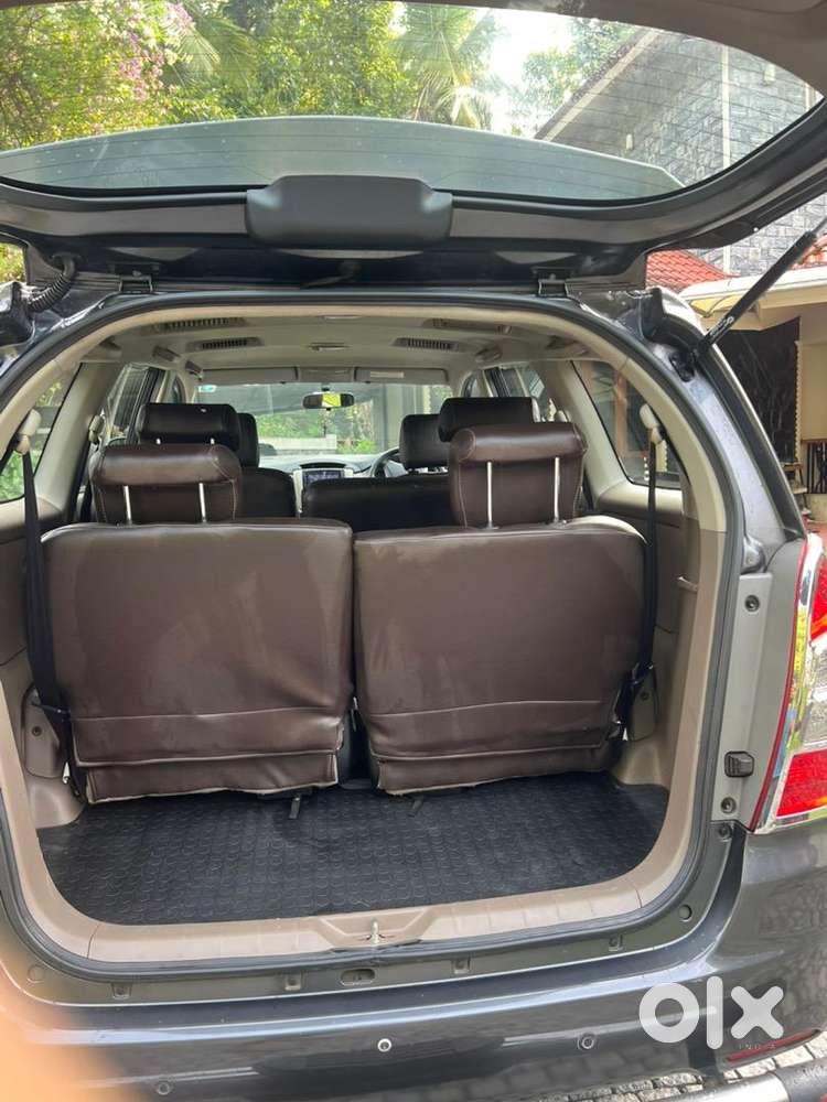 2015 Showroom Condition Innova 8 Seater- Fixed Price
