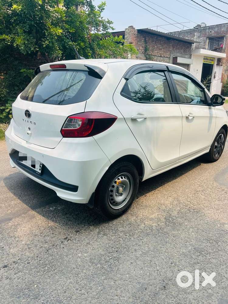 Tata Tiago 1.2 Revotron Xt (o), 2025, Petrol
