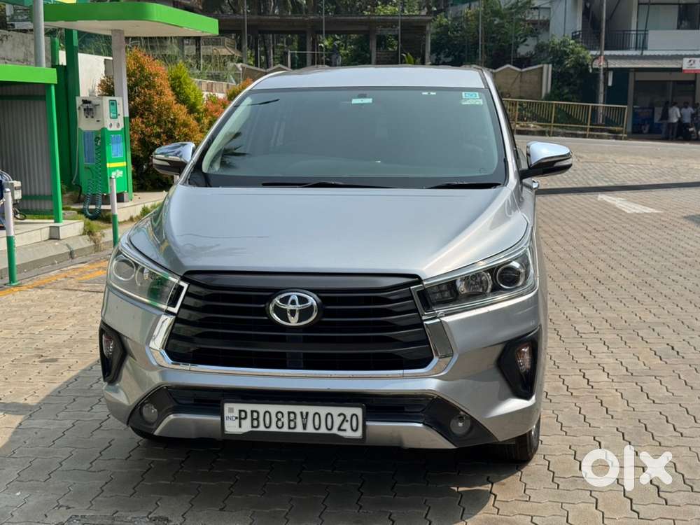 Toyota Innova Crysta 2016 Diesel Well Maintained