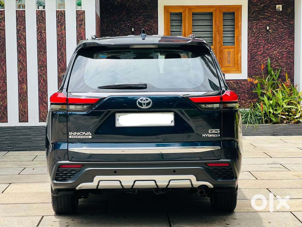 Toyota Innova Hycross 2.0 Zx (o) Hybrid 7 Str, 2024, Petrol