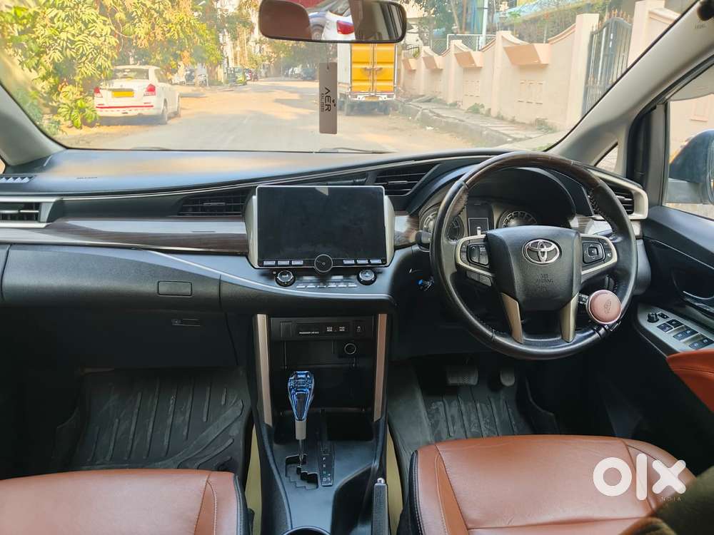 Toyota Innova Crysta 2.8z Automatic, 2017, Diesel