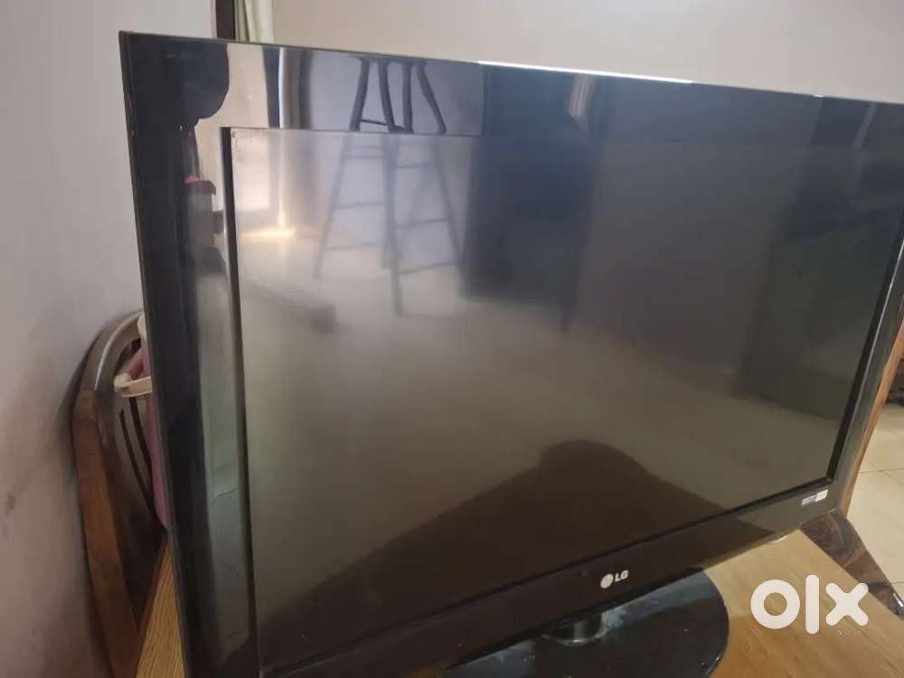 LG LED 32 INCH ALL GENUINE 4 YRS OLD