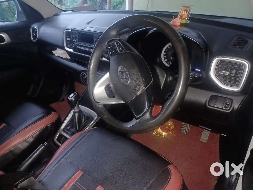 Hyundai Venue 2020 Petrol 42000 Km Driven