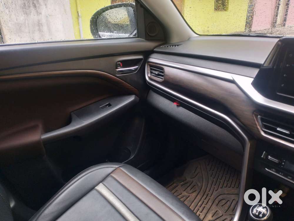 Maruti Suzuki Brezza 1.5 Zxi Plus Smart Hybrid, 2022, Petrol