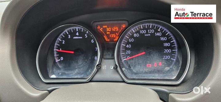 Renault Scala Rxl Mt, 2015, Petrol