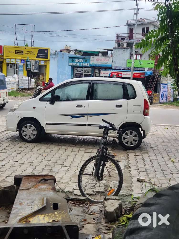 Maruti Zen Estilo Vxi 2030 Tak Velid Gadi Me Cng Kit Lagi Hui He Lekin