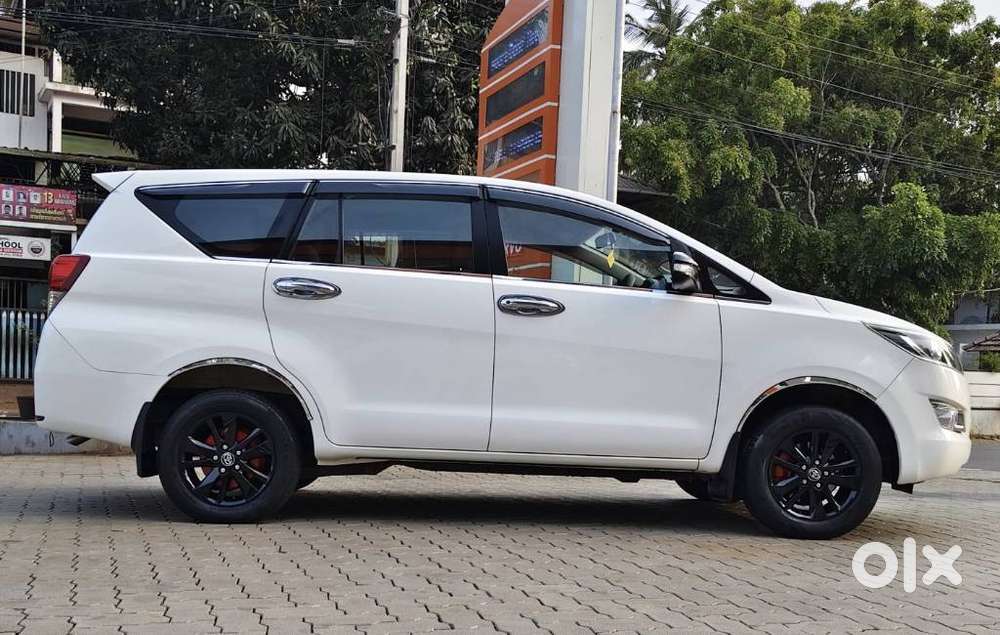 Toyota Innova Crysta 2.4 Gx Mt 8s, 2016, Diesel