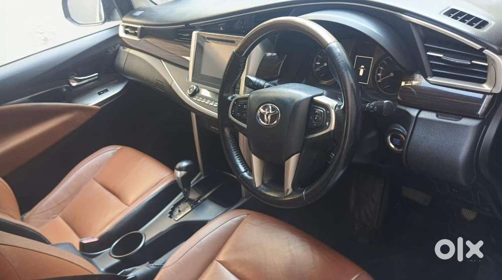 Toyota Innova Crysta 2016 Petrol Well Maintained