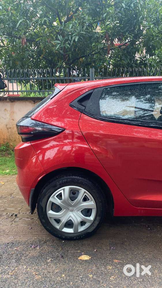 Premium Hatchback For Sale – Tata Altroz Xm Plus 2024 With Sunroof