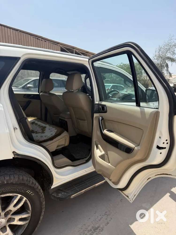 Ford Endeavour Titanium 2017