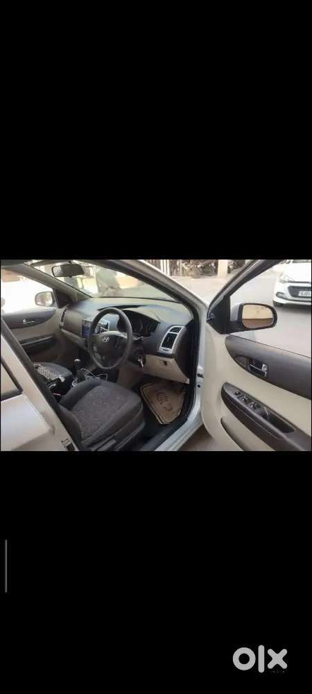 Hyundai I20 2012 Cng & Hybrids 122000 Km Driven