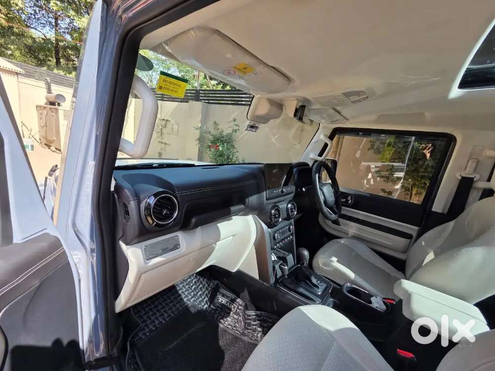 Mahindra Thar Roxx 2025 Top Model