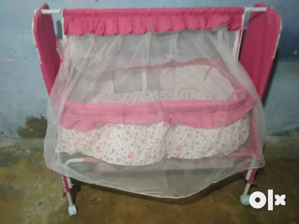 Cradle for hot sale baby olx