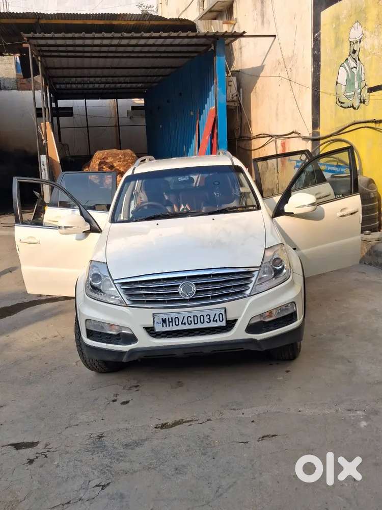 Mahindra Rexton 2013