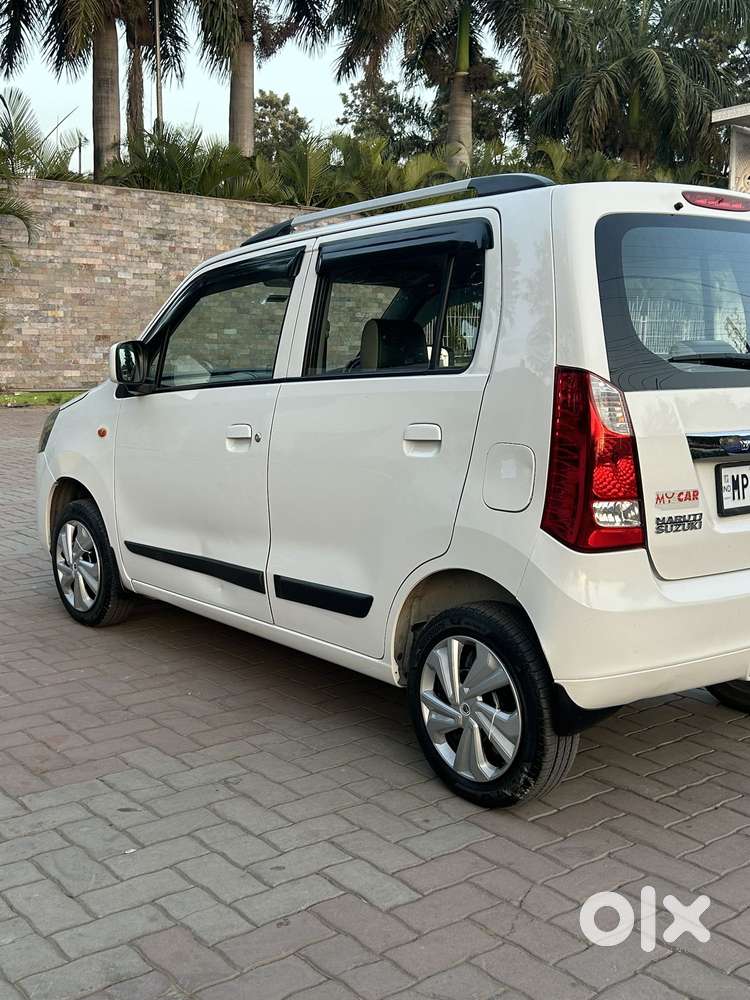 Maruti Suzuki Wagon R Vxi Amt1.2, 2017, Petrol