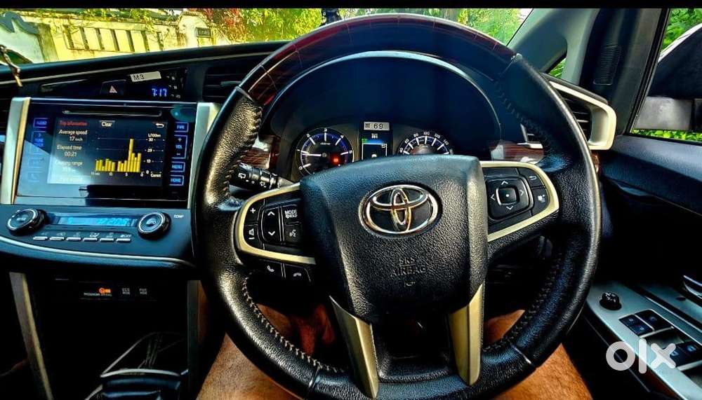 Toyota Innova Crysta 2017 Diesel Well Maintained