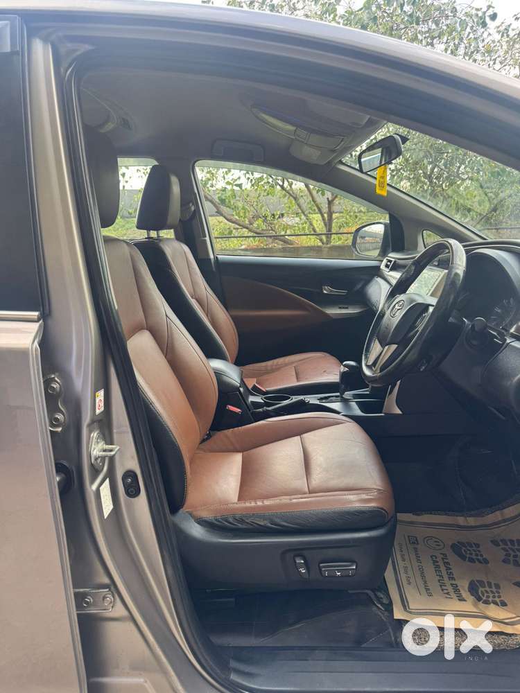 Toyota Innova Crysta 2.8z Automatic, 2016, Diesel
