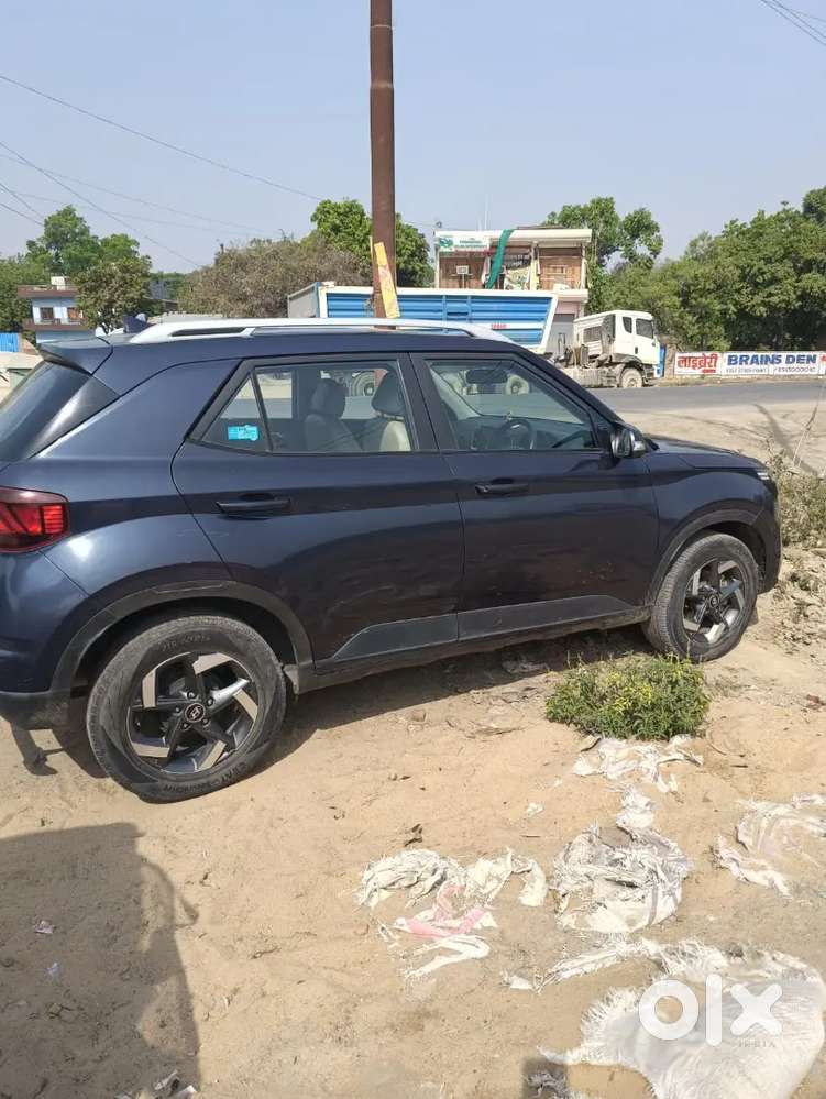 Hyundai Venue 2020 Petrol 56000 Km Driven