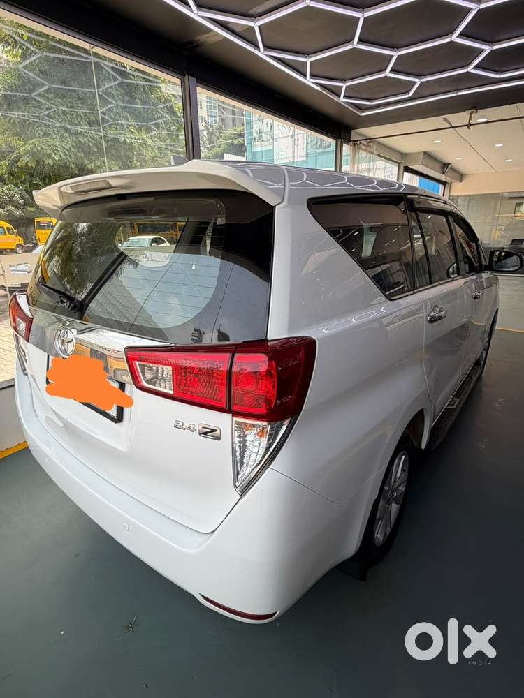 Toyota Innova Crysta 2017 Diesel Well Maintained