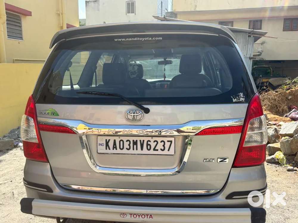 Toyota Innova 2015