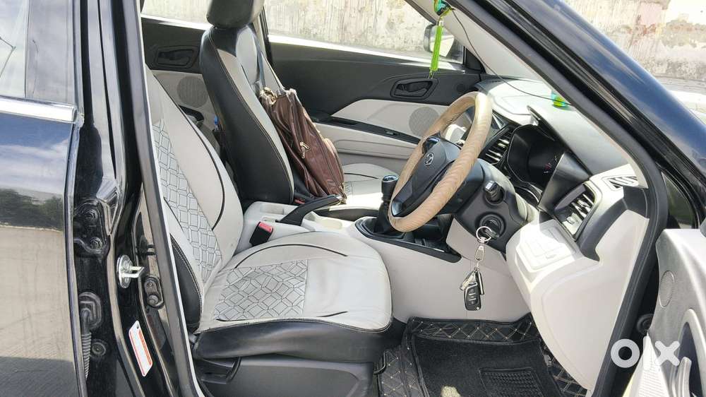 Mahindra Xuv300 W4, 2022, Petrol