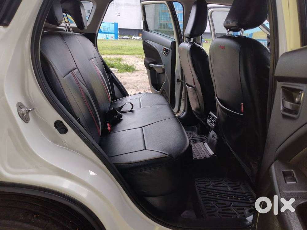 Maruti Suzuki Brezza 1.5 Vxi At Smart Hybrid, 2023, Petrol