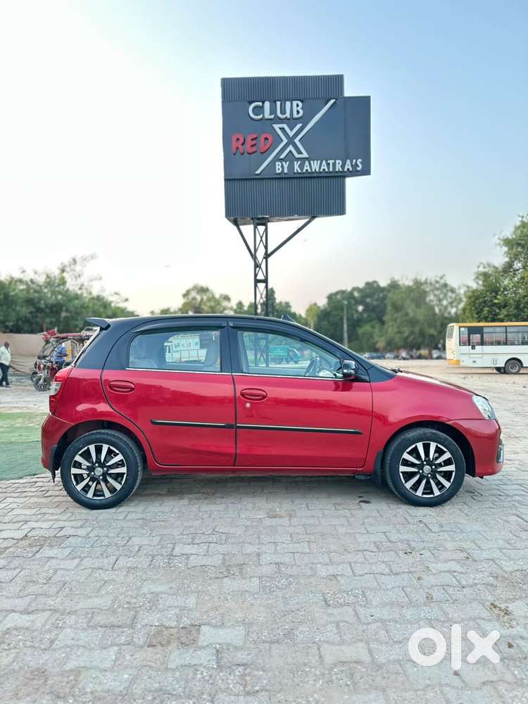Toyota Etios Liva V Dual Tone, 2019, Petrol
