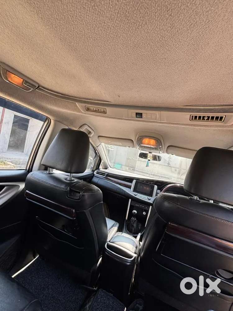 Toyota Innova Crysta 2017 Diesel Well Maintained