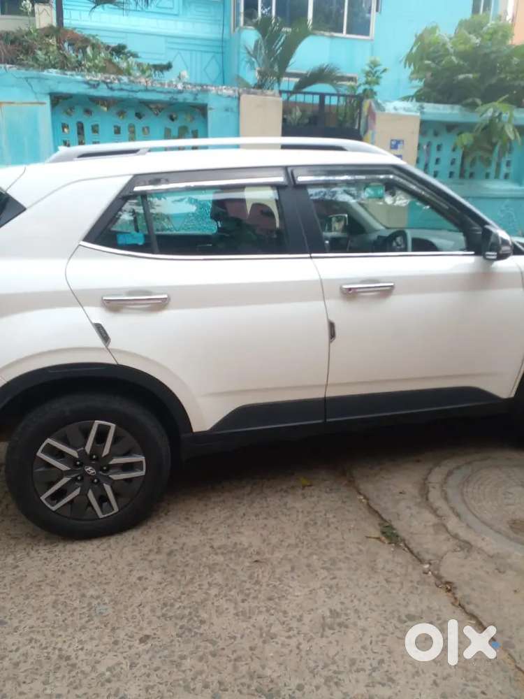 Hyundai Venue 2023 Petrol Well Maintained