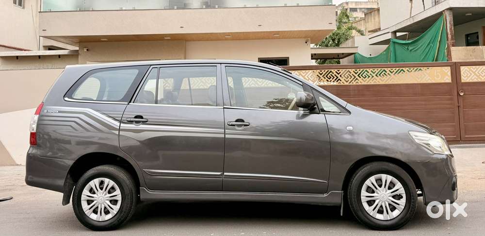 Toyota Innova 2.5 G (diesel) 8 Seater Bs Iv, 2015, Diesel