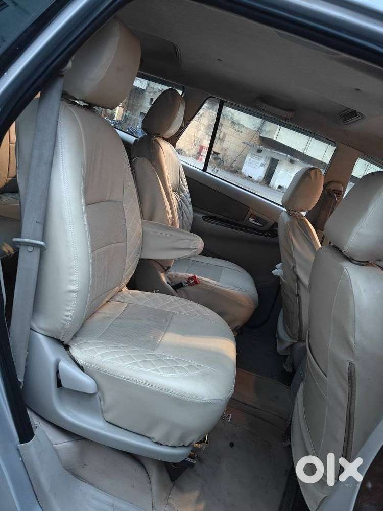 Toyota Innova 2.5 V 8 Str, 2013, Diesel