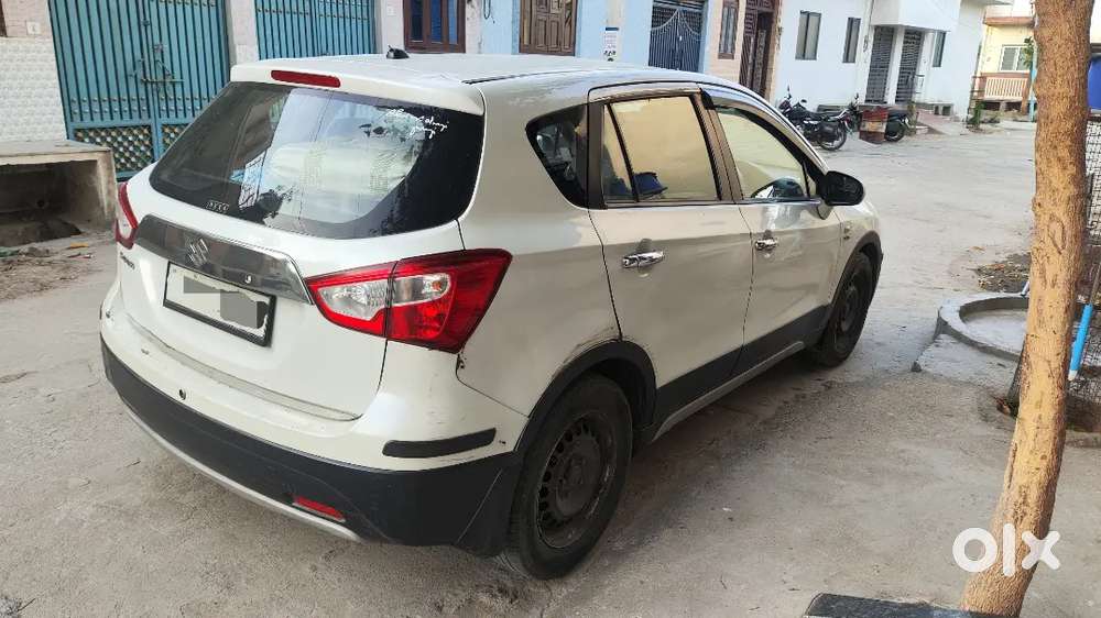 Maruti Suzuki S-cross 2016 Diesel Well Maintained